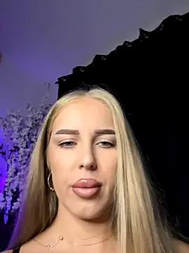 Private AubrieleRouj1 on StripChat