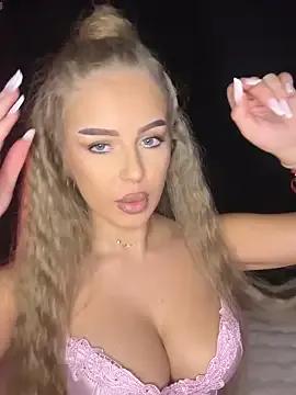 Private AubrieleRouj1 on StripChat