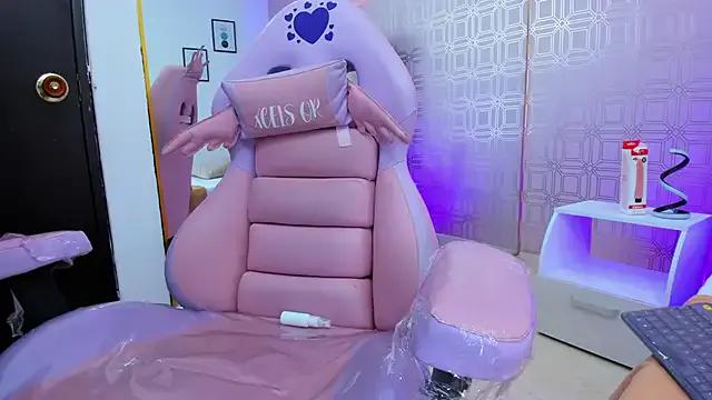 Becca_Grims on StripChat 