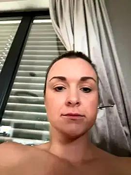 Freechat Bella-Tight on StripChat