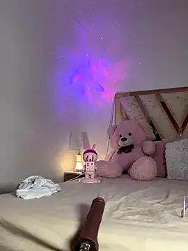 Freechat bella__honey on StripChat