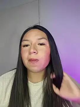 BellaRoux1 on StripChat 