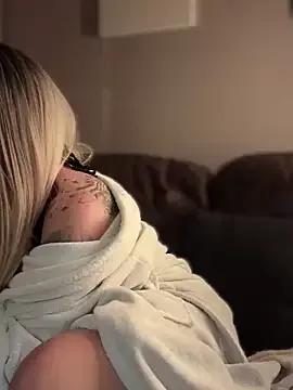 blondebitch2 — Deepthroat