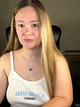 CaramelleSugar_ on StripChat 