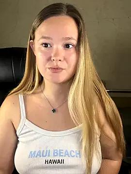 CaramelleSugar_ on StripChat