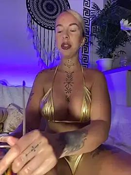 Freechat CheekyChels on StripChat