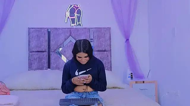 Freechat danilu_and_eva21 on StripChat