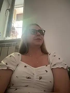 ElieNova on StripChat 