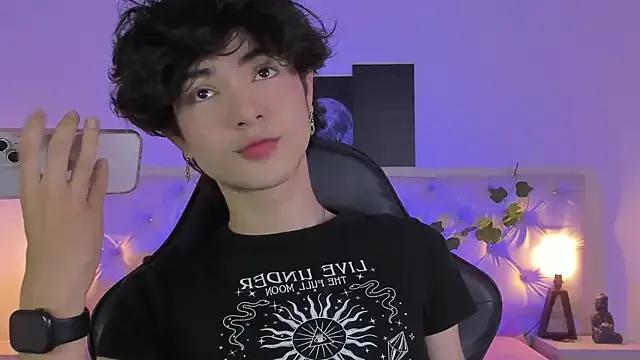 Elliot_younngg on StripChat 