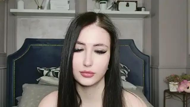EmmaLawrens on StripChat 