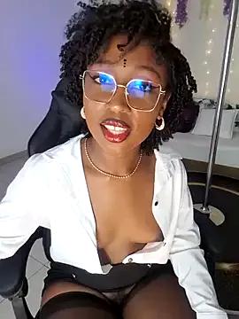 EmmaSanzz_ on StripChat 