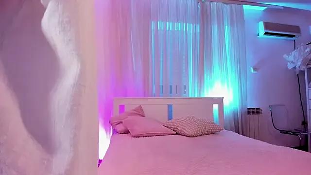 Emmi_Lake on StripChat 