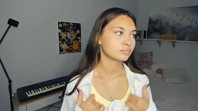 Freechat FunnyyMonkeyy on StripChat