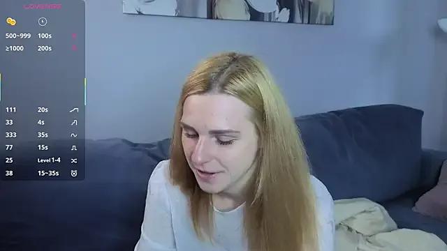 HelenMartines on StripChat 