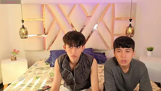 hoot_boyss on StripChat