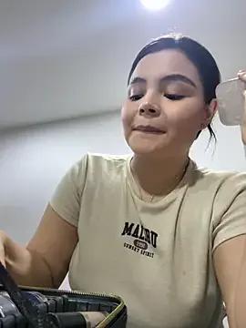 Private IsabellaAllen on StripChat