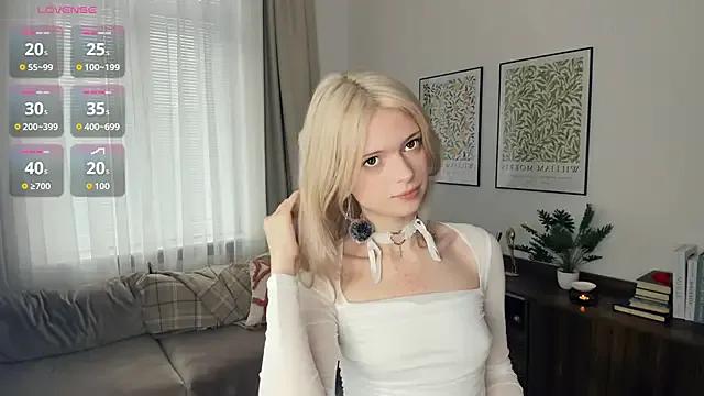 LaureMestler - capable entertainer for a crazy live production LaureMestler from StripChat