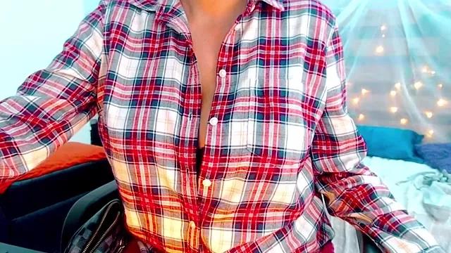 Freechat lilahSweet on StripChat