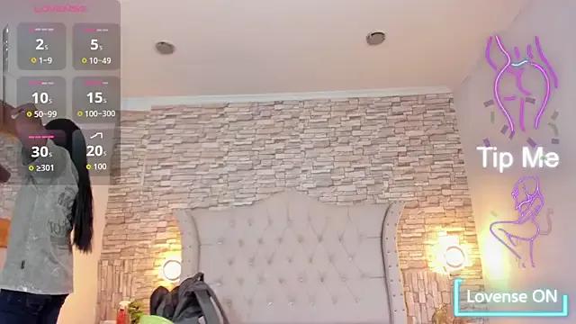 Freechat Lucia-Horny24 on StripChat