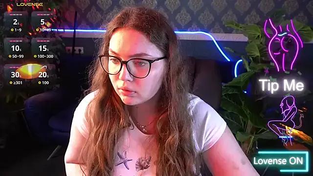 Freechat LuxSopphia on StripChat