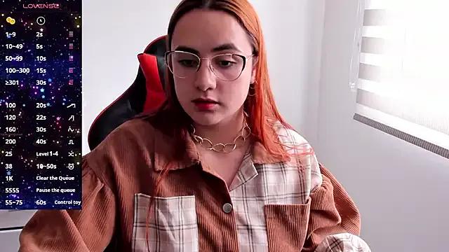 Freechat maryluna95 on StripChat