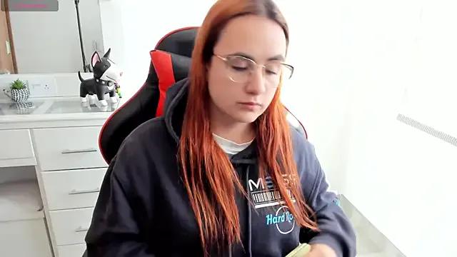 Freechat maryluna95 on StripChat