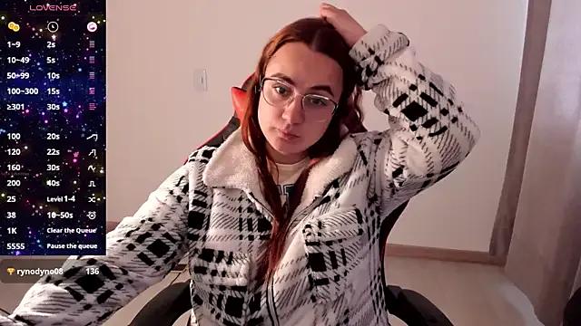 Freechat maryluna95 on StripChat