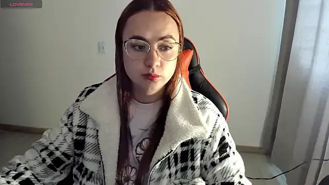 Freechat maryluna95 on StripChat