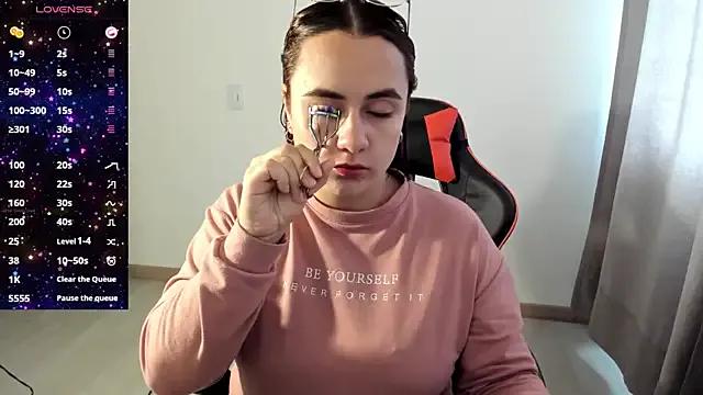 Freechat maryluna95 on StripChat