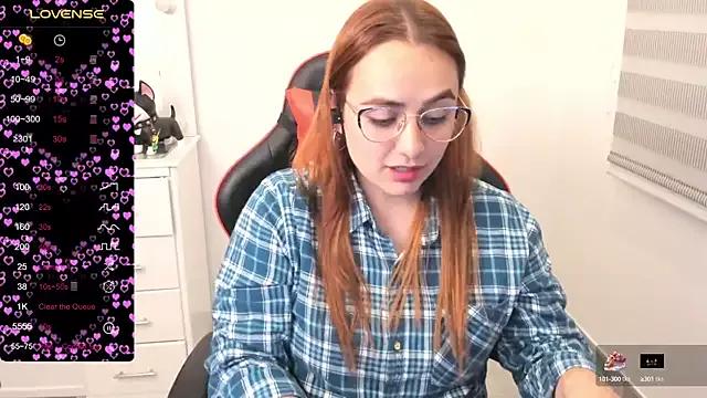 Freechat maryluna95 on StripChat