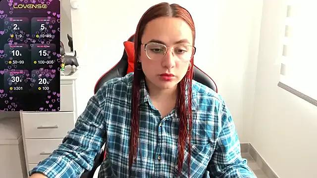 Freechat maryluna95 on StripChat