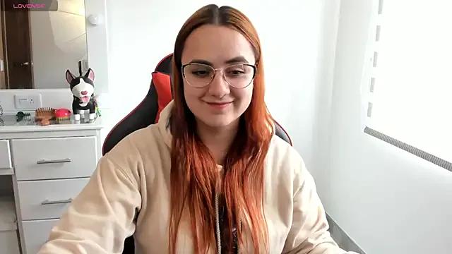 Freechat maryluna95 on StripChat