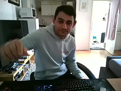 Freechat mihaimichael on StripChat