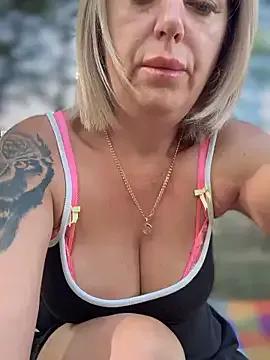 Freechat Milena-MilfaXXX on StripChat