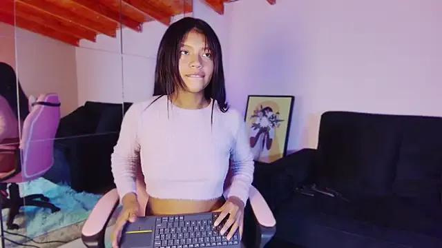 MissAzul on StripChat 