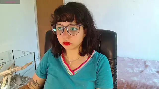 Freechat myamillor on StripChat