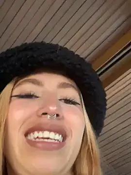 Sallem_Pink on StripChat 