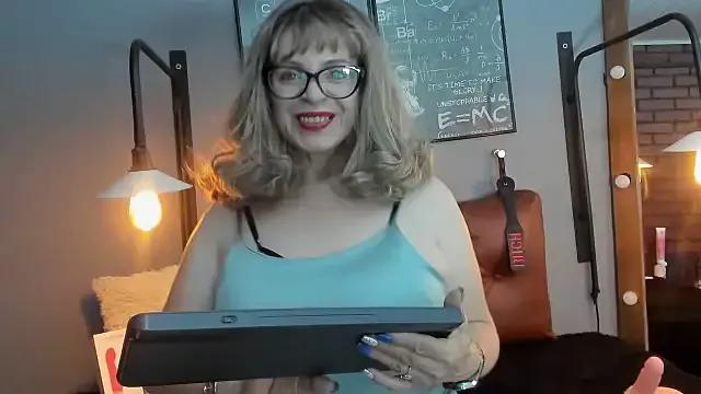 Photos of Samantha_mature56 from StripChat is Freechat
