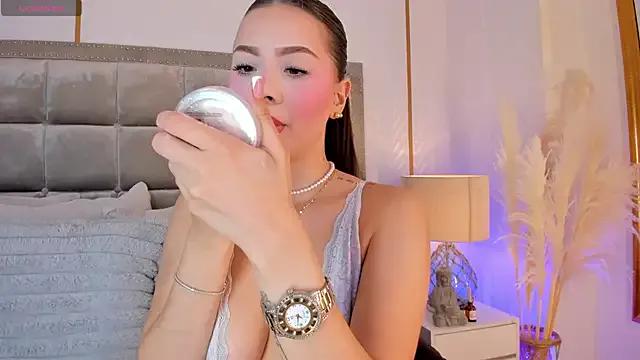 SamanthaClay on StripChat 