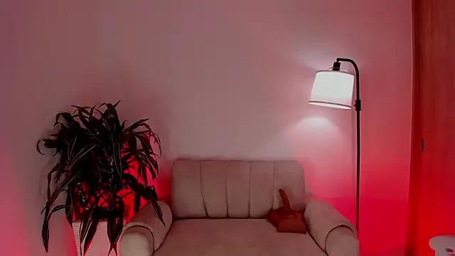 sara_gwen on StripChat 