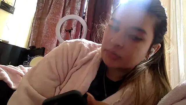 Freechat SaraCrow on StripChat