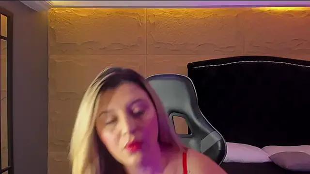 Freechat SophiaDior_ on StripChat