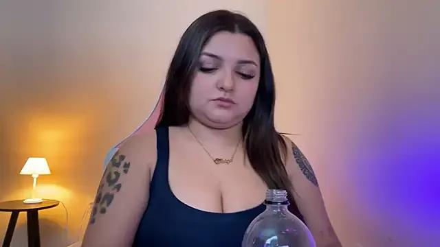 SweetFoxEyes on StripChat 