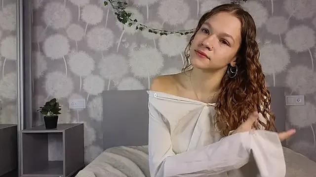 VelvetRisque on StripChat 