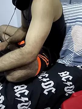 Freechat yazin199 on StripChat