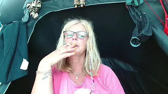 YulliaMilf on StripChat 