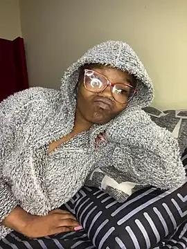 Freechat YummyMelanin117 on StripChat