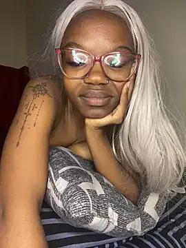 Freechat YummyMelanin117 on StripChat