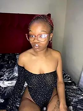 Freechat YummyMelanin117 on StripChat